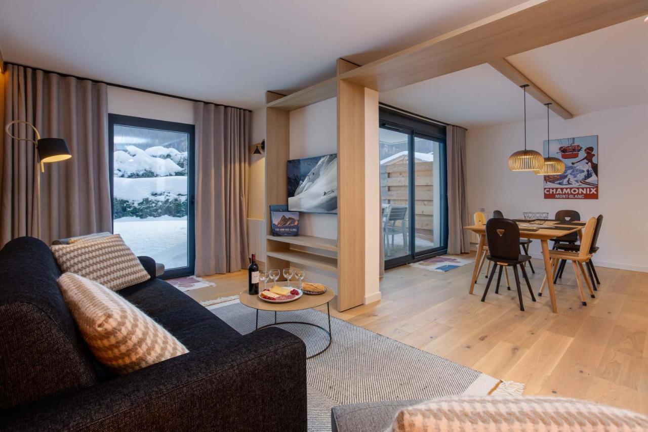 La Cordee 703 - Year * Chamonix Mont Blanc